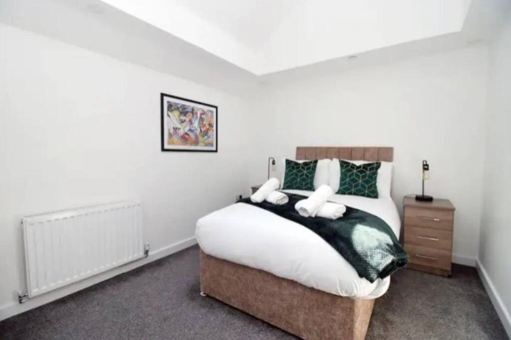 Luxury Redefined:Cardiff 1-Bed Lägenhet Exteriör bild